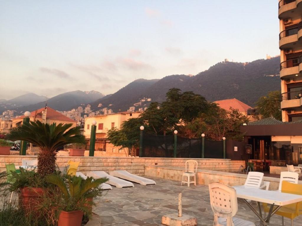 Holiday Suites Hotel & Beach Resort Jounieh Eksteriør billede
