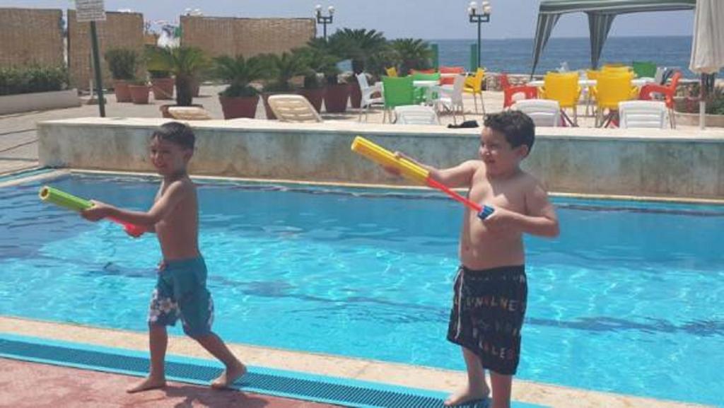 Holiday Suites Hotel & Beach Resort Jounieh Eksteriør billede