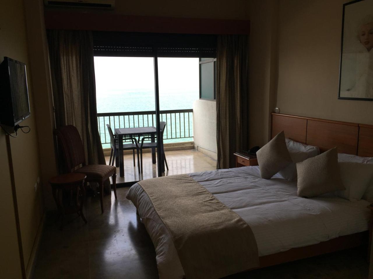 Holiday Suites Hotel & Beach Resort Jounieh Eksteriør billede