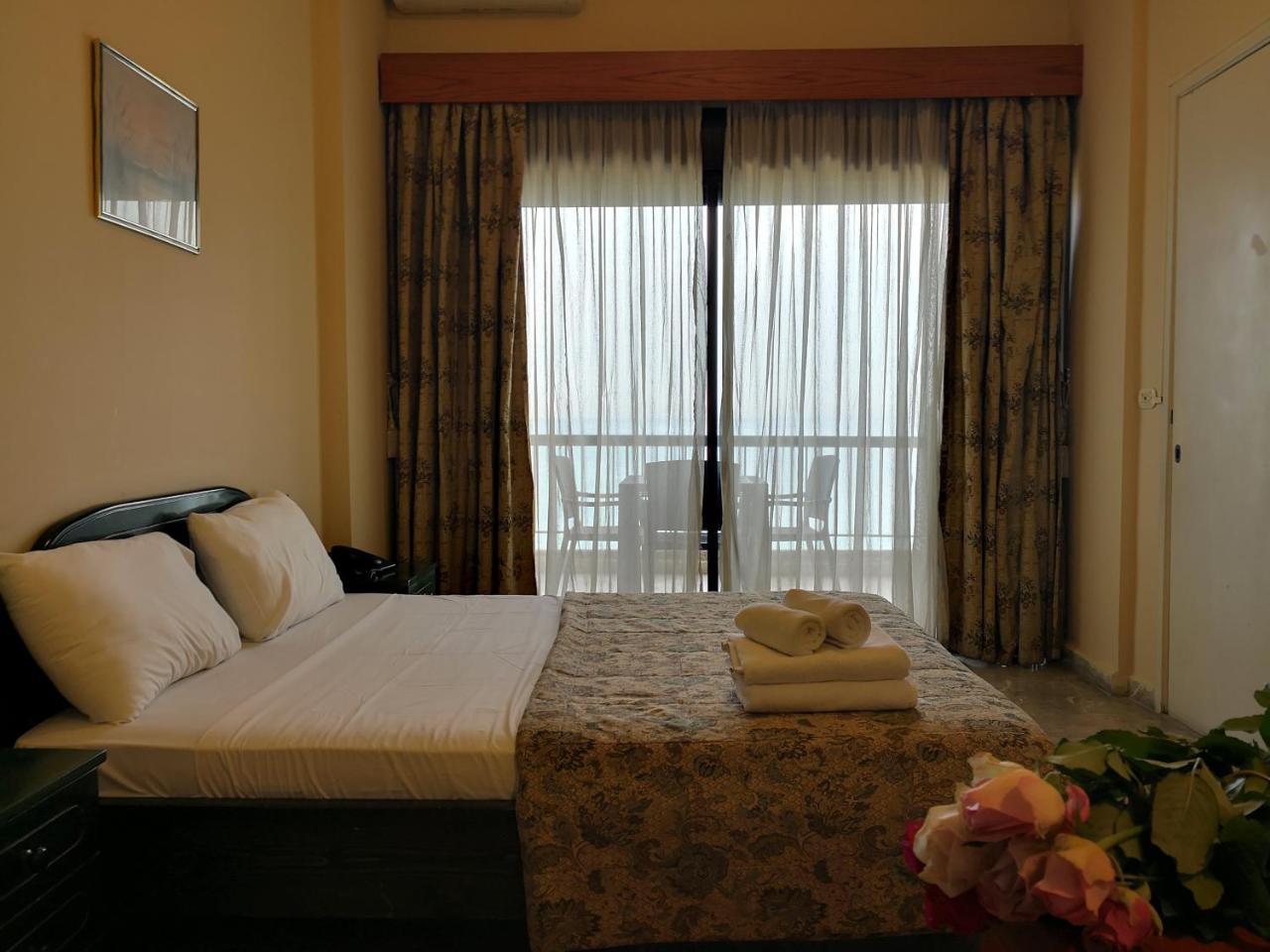 Holiday Suites Hotel & Beach Resort Jounieh Eksteriør billede