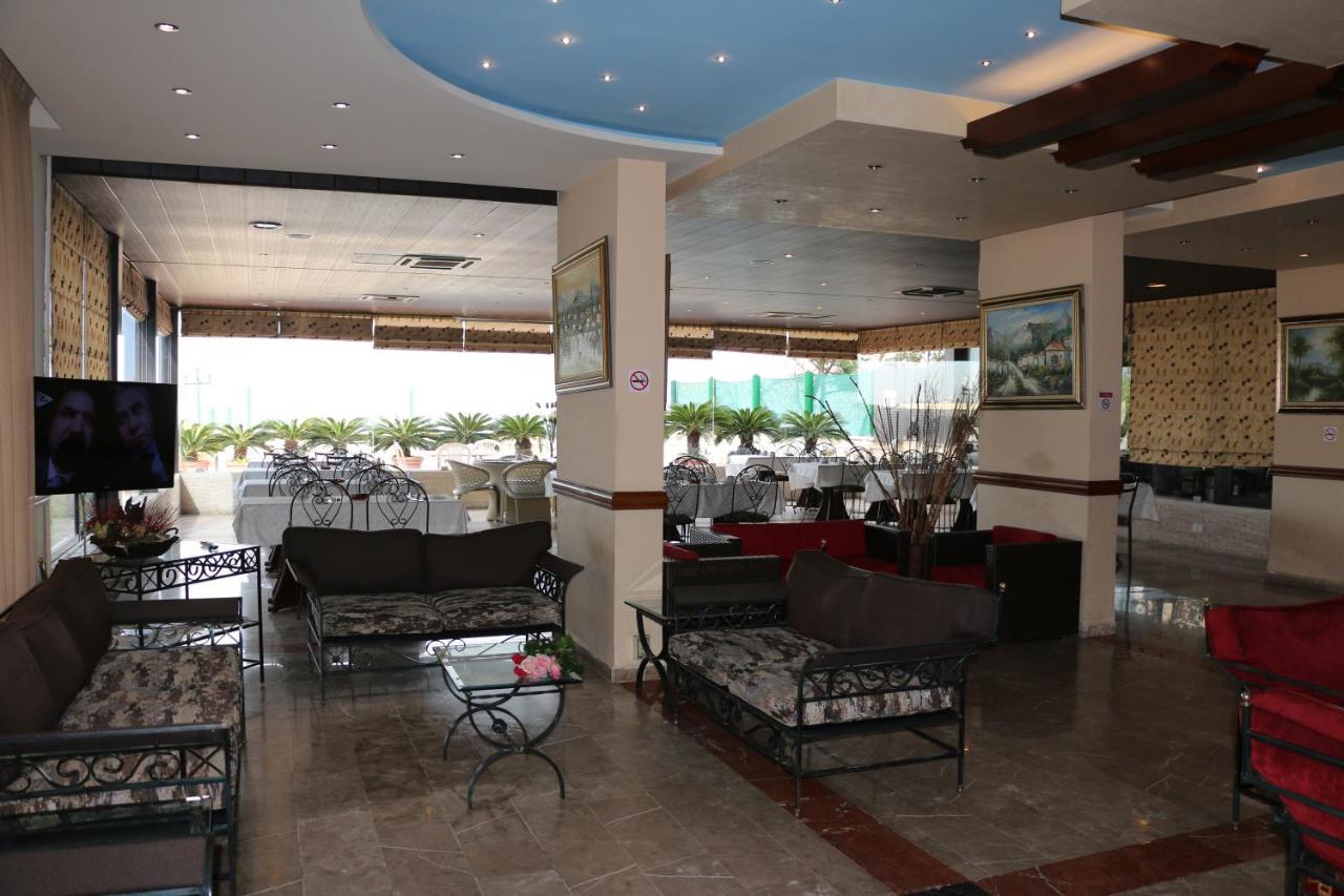 Holiday Suites Hotel & Beach Resort Jounieh Eksteriør billede