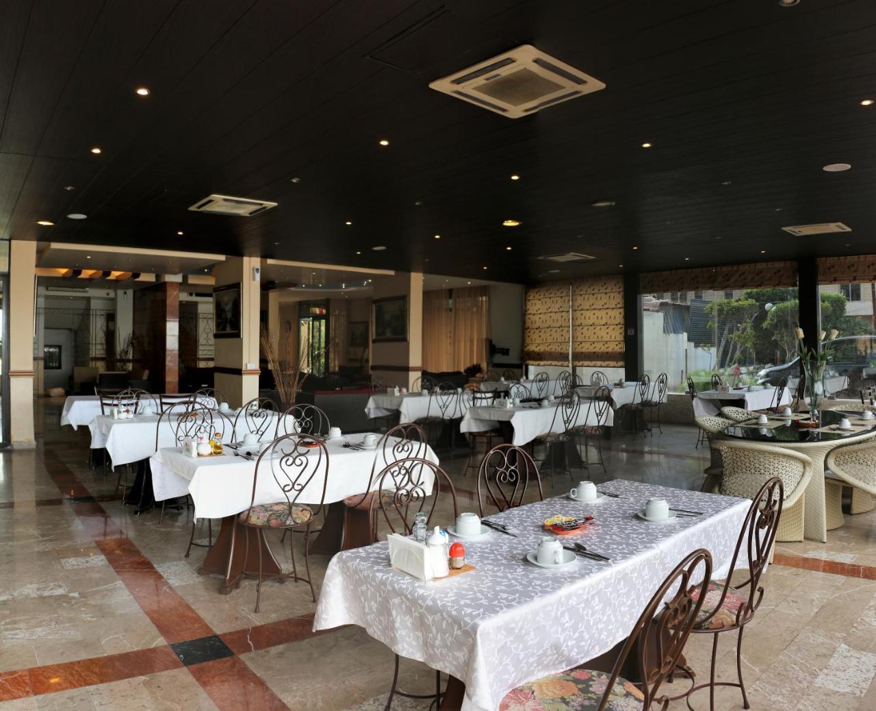 Holiday Suites Hotel & Beach Resort Jounieh Eksteriør billede
