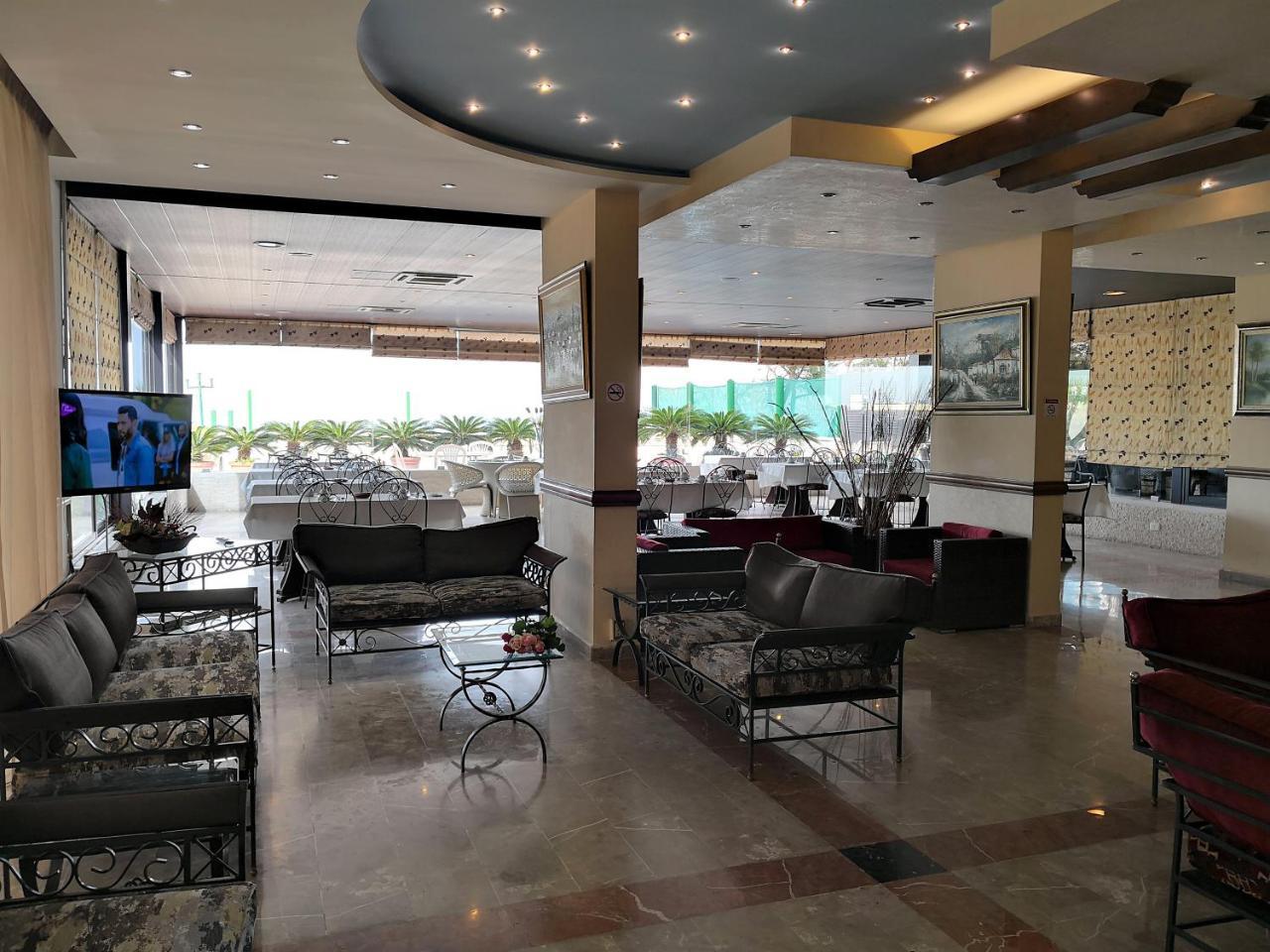 Holiday Suites Hotel & Beach Resort Jounieh Eksteriør billede