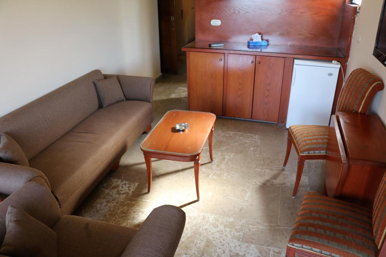 Holiday Suites Hotel & Beach Resort Jounieh Eksteriør billede