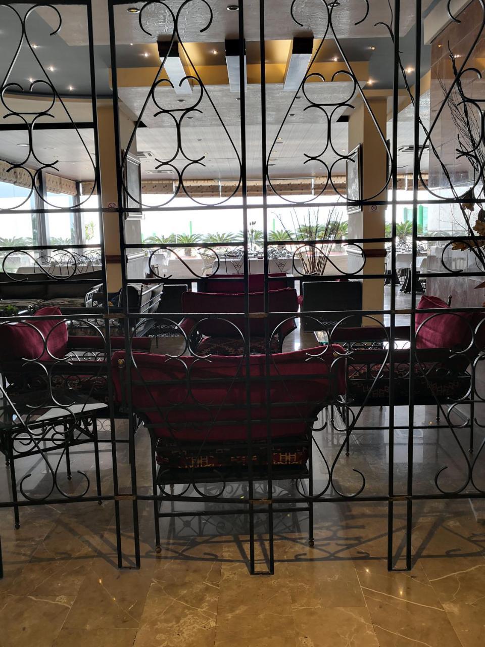 Holiday Suites Hotel & Beach Resort Jounieh Eksteriør billede