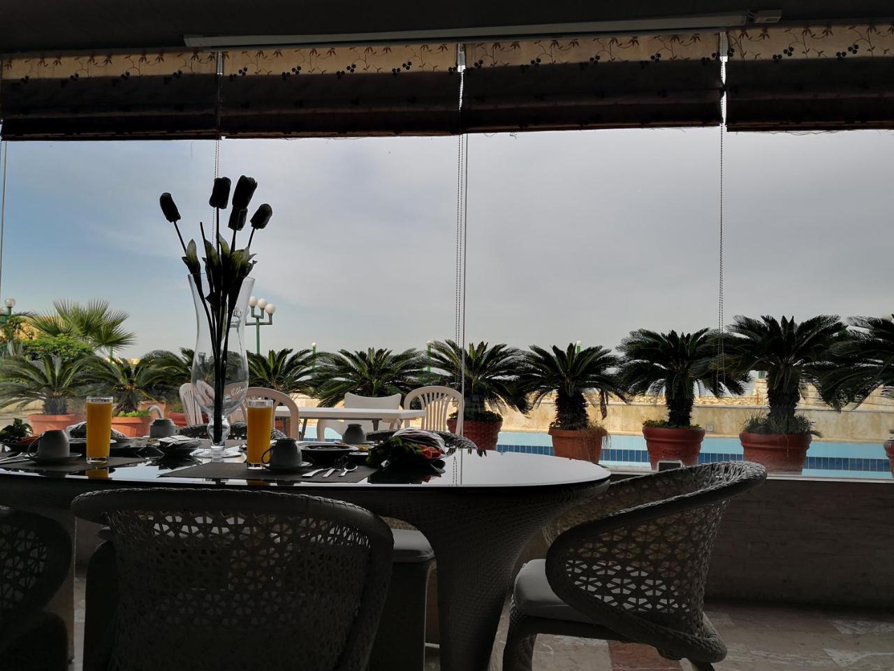Holiday Suites Hotel & Beach Resort Jounieh Eksteriør billede