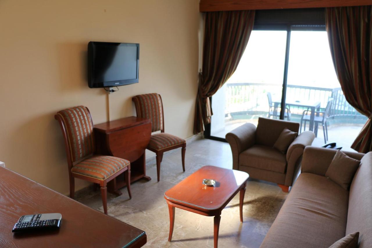 Holiday Suites Hotel & Beach Resort Jounieh Eksteriør billede
